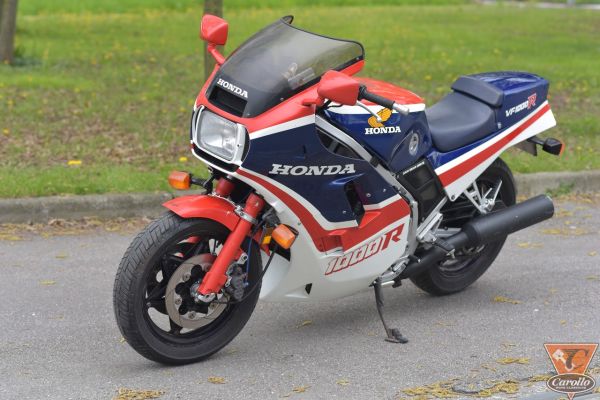 honda-vf-1000-r-113831FE65-0B8E-34C6-E0FB-1622CBDB6E43.jpg