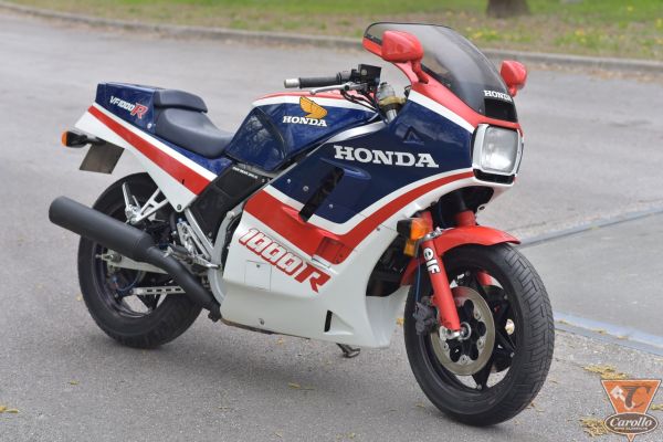 honda-vf-1000-r-1232D5F1D9-297D-E7BE-C63C-E913D45F7EDD.jpg