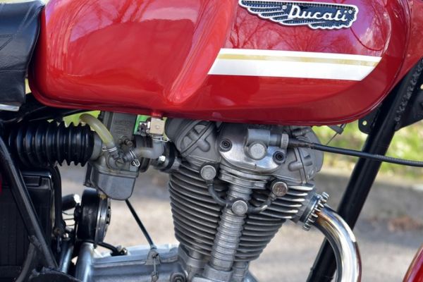 ducati-350-mark-3-18CD22DB7C-955E-F955-D663-EB9A0D011B07.jpg