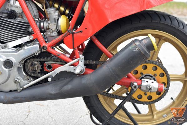 ducati-tt2-21AAE2ECDD-BF17-AFDC-68FC-30E8B95FD631.jpg