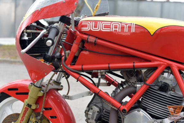 ducati-tt2-23B59D0347-82E9-25C2-2182-39FF6143FC86.jpg