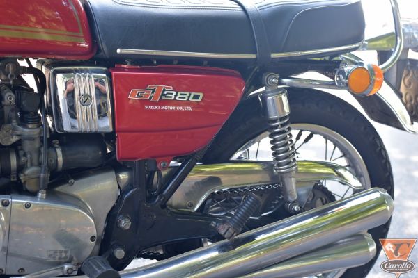 suzuki-gt380-san-dona-1469B99A96-D5FE-15D8-E782-B402DE386113.jpg