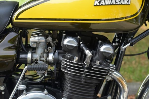 kawasaki-z1-1972-60AE0CA40-10A8-7CE5-3FD9-5BF8061166F3.jpg