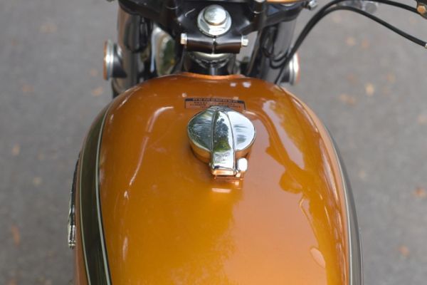 honda-cb-750-k2-suisio-64946D0D7-729A-B6C6-973F-3F7442BA95F1.jpg