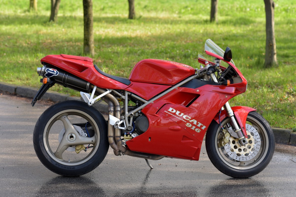 Ducati 916 Biposto